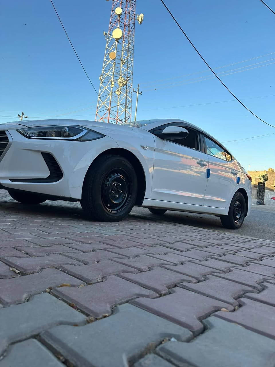 السلام عليكم موديل ١٨ 
رقم سليمانية بسمي مكينة الف وستمية دبل قطرة المكينة المرغوبة 
خليجي بدون ظرر فقط الجامرلغ الامامي بي شخط كد شبر مكحلة بيدي السيارة مكفولة كفالة عامة كلهة بلادية نقص بكد الشعرة مابيهة تخم تاير جديد مشدود مال جناي 
للاتصال *********** بعقوبة, ديالى
