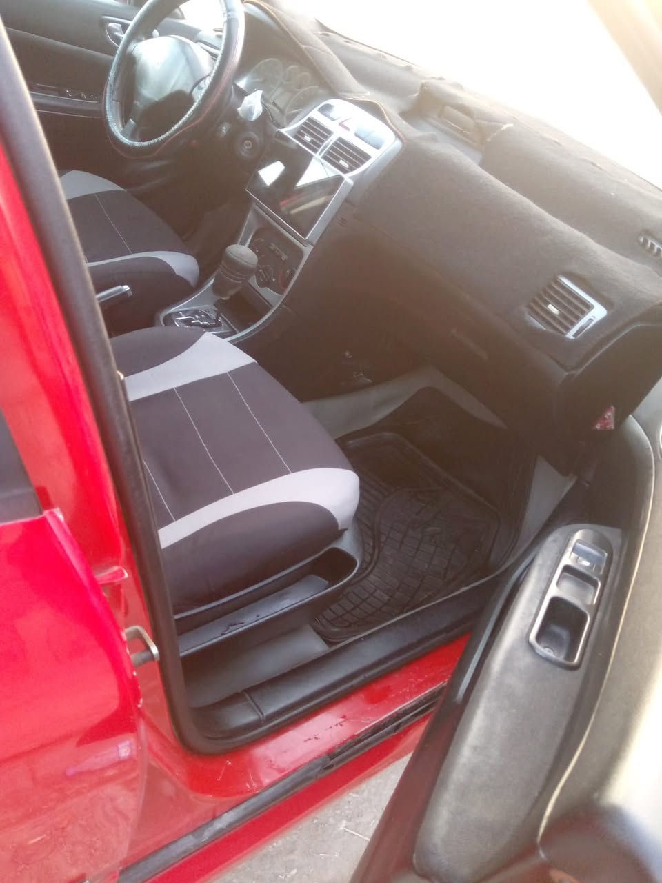 بيجو ٣٠٧موديل ٢٠٠٥ سياره جاهزه محرك وكير وحداديه تبريد رقم بغداد سنويه مشروع وطني صاحب سنويه بكركوك سعر ٥٢ورقه بيه بطاقه بنزين *********** بيه مجال بسيط مكانه بكركوك
