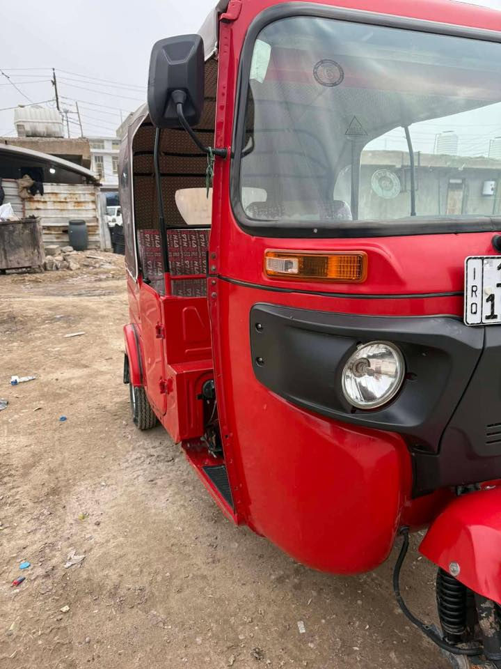 السلام عليكم تكتك للبيع 2022 رقم وسنويه المكان بغداد المدينه  السعر8و300وبيها مجال للشراي***********
