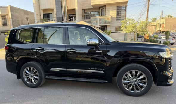 تويوتا لاندكروز 2024 VX  Limited BLACK EDITION
تويوتا لاندكروز VX لمتدد بلاك أدشن
فول مواصفات
كراسي امامي خلفي كهرباء
كراسي خزن وضع القياده
كراسي تدفئه تبريد
شاشات عدد 3
وباقي الموصفات واضحه ومعروفه
ملاحظه ( بيها بارد بسيط جدأ على كد آصبع بالجاملغ الامامي الايمن)
باقي السياره مكفوله كفاله عامه
السعر 74000$
العنوان بغداد السيديه

الاتصال***********
