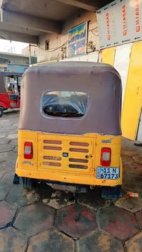للبيع موديل 20شهر10 باسمي مرقم السعر 6ملايين و500 الحسينيه الراشديه 07...