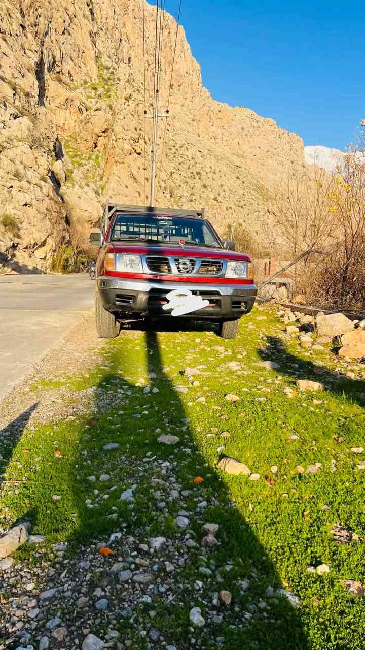 نیسان پیکاب  مۆدێل2000 تەبریدو پاوەرو بەخ چوار تایەی لۆک و بئ مەسرەف گێڕو مەکینەو ئەکسل بەشەرت ئارمی پلاستیک بەشەرتی ئەوەلیات و غرامە بئ دەعمو بئ وەرگەڕان لەسەر ساغی چوار پارچە پەمپ کراوە بۆ جوانی سعری 75 وەرەقەو مەجال.
ژم. ***********
موشتەری نیت تێل مەکە.
