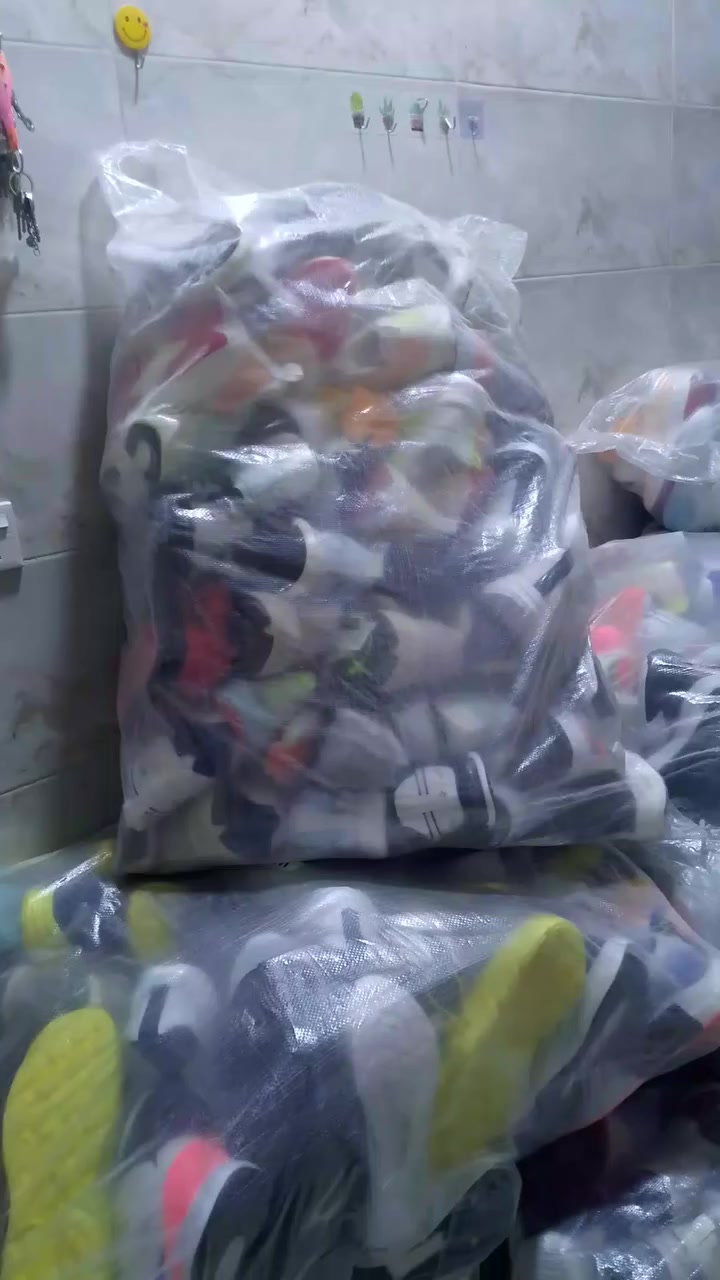 على بركة الله تم وصول وجبة من الاحذيةماستر كريمة جميع القياسات البيع جملة ومفرد وتوصيل لجميع المحافظات للاستفسار *********** أبو هديل
