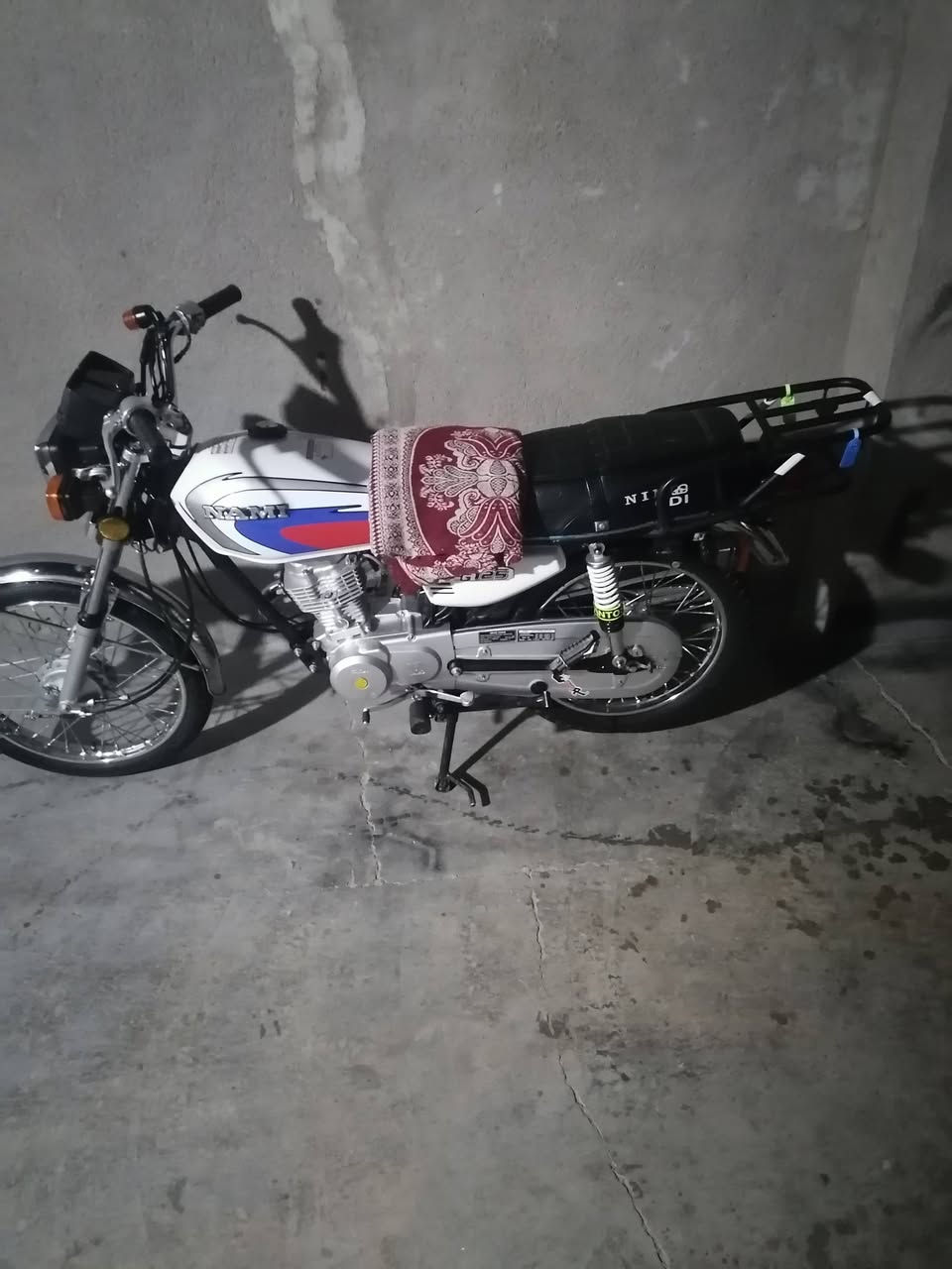 سلام عليكم دراجه للبيع نامه تلث أحرف
أوراق سكنر موديل 25  مكينه
مامفتوحه شلعه معدل
كهربيات كله شغاله
سعره 650 وبيه مجال لشراي لموشراي ليدخل ولي يكول هواي شوف سوك معلك ❤️🌹


**إذا كنت صاحب هذا الإعلان وتريد حذفه لأي سبب، رجاءا أرسل رسالة إلى الدعم الفني**