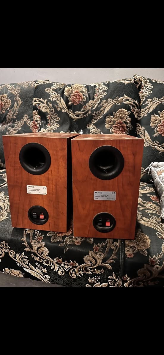 سماعات لون صاجي كولش نضيفات نضافتهن 98 بل 100 صوتهن تحفه فنيه حولش حلو بيز مالتهن كولش حلو تويتر جرس كولش حلو سعر 60 لف مكاني بغداد ***********
