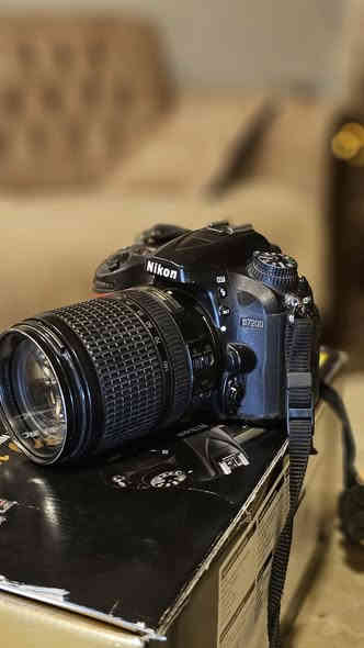 كاميرا نيكون d7200 مستعمله نظيفه كلش استخدام شخصي الشتر مواصل 35 الف
وياه عدسه 18-140 vr  تدعم الفوكس اوتو و منول 
تدعم ال wifi  و تحكم عن بعد 
ويا كريب للكامره و درع جلاتيني 
كامره نظيفه و مواصفاته حلوه بيه ميزات هواي 
للتواصل على رقم واتس ماعندي توصيل محافضات متواجد بغداد 
***********
