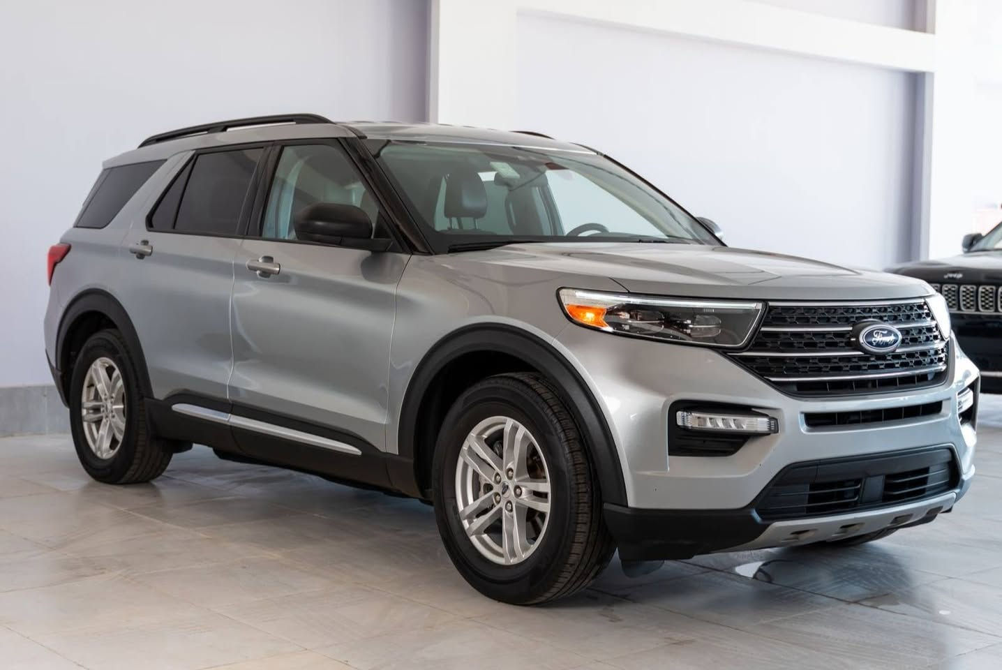 فورد Explorer موديل 2023
مواصفات XLT
7 راكب
ماشية 48 ألف ميل
بدون صبغ

🟪 السعر  :: الطلب في التعليقات ويوصلك مباشرة ✍️ 📩                                           فقط على الصفحة مو على كروب🌐

محرك 4 سلندر 2.3 تيربو
كير أوتوماتيك 10 سرعات
دفع رباعي
شاشة
كاميرا خلفية
رادار نقطة عمياء
تنبيه خروج عن المسار
تشغيل بصمة
مقاعد مريحة
تكييف خلفي
السيارة نظيفة وجاهزة

رقم صاحب السيارة
***********
