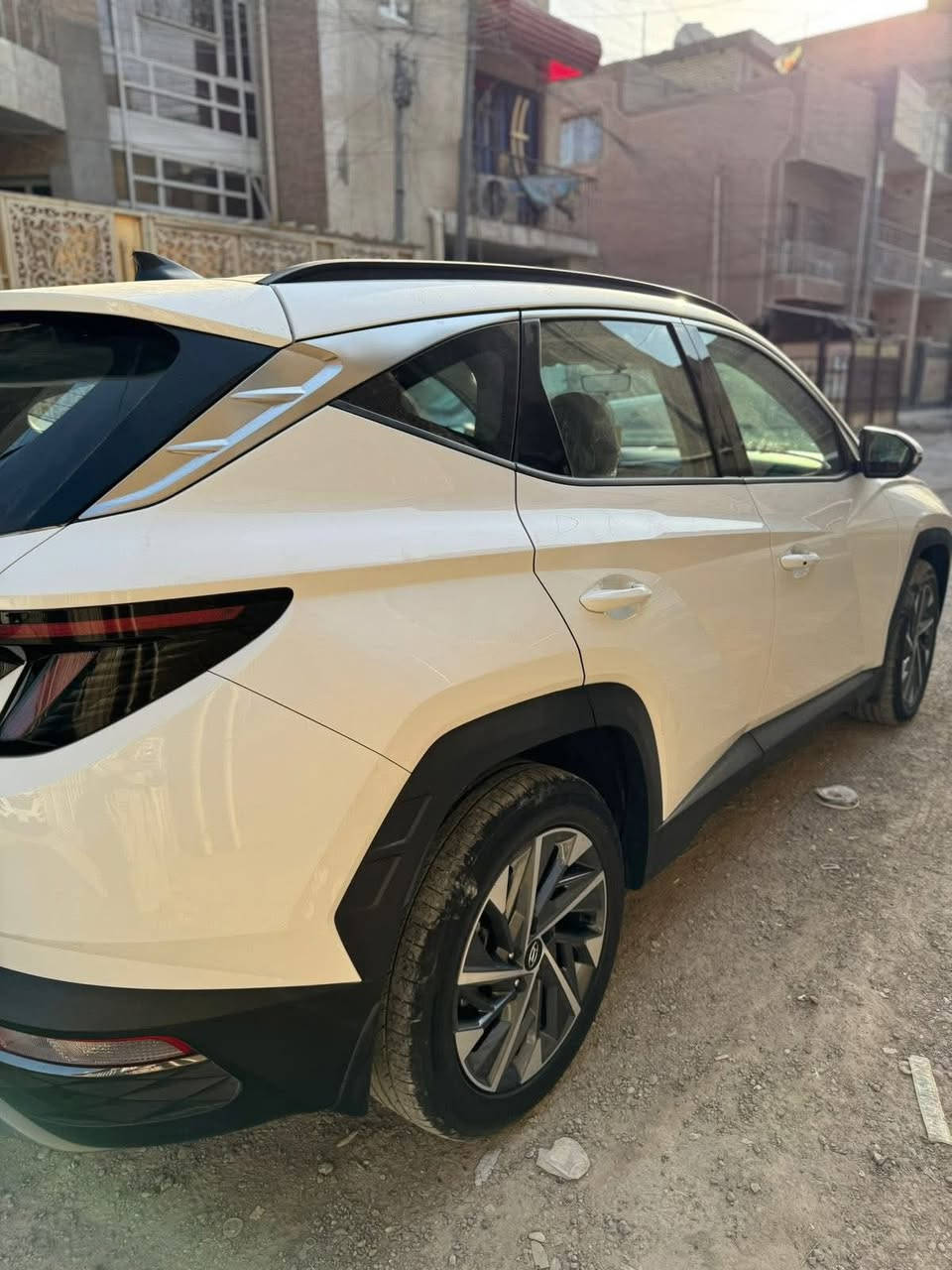 توسان ٢٠٢٤ خليجي
السيارة  : هيونداي توسان رقم اربيل شرط التحويل
الموديل2024 خليجي مكفولة كفالة عامة 
🛑 المواصفات  العامة :
♦️المحرك 2000 دوش
♦️عداد المسافة78000 كيلو
♦️اللون ابيض ⚪️
♦️بصمة تشغيل او تشغيل عن بعد
♦️ شاشة امامية 
♦️تحكم مقود
♦️كامرات 
♦️داخل جلد 
♦️كشن كهرباء 2
♦️سايد بريك بصمة
♦️كشن تدفئة تبريد
♦️حساس امامي خلفي 
♦️انظمة قيادة متعددة 
♦️ قيادة ذاتية 
♦️ابل كاربلي  
♦️ تبريد خلفي 
♦️حساسات ضغط الاطار 
♦️شاشة تدعم كاربلي 
♦️عداد ديجتال 
♦️شاحن لاسلكي 
♦️مري شفط 
♦️بردات خلفية

بيهة رصعة صغيرة بالجاملغ الامامي ووحدة بالجنطة 

السعر٢٠٥ ورقة هوبيهة مجال بسيط *********** بغداد
