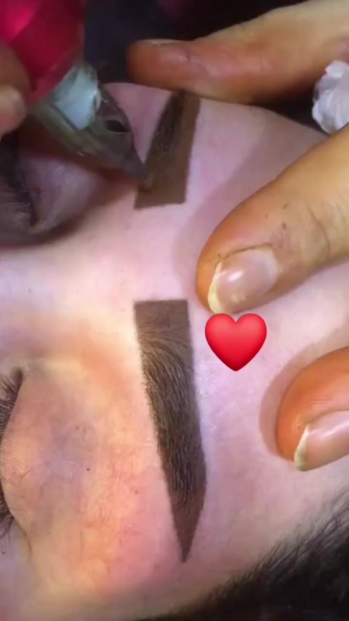 السلام عليكم اني اشتغل من داخل بيتي عندي صالون وسعاري جدا مناسبه حفافه 5الاف تنضيف بشره خمس الاف  تاتو الجلسه 20شيره جسم كامل 20صبغ تسريح كله متوفر الي تحب مكاني مجمع حطين السكني بلبنانيات يم مربع الحفاره لبصفه ها
ذ رقمي بي وتساب ***********
