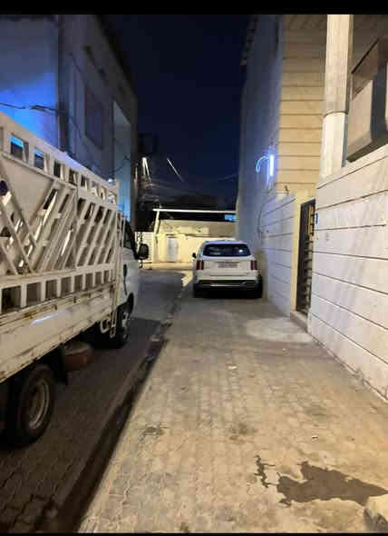 بيت للبيع لبراضعية شارع عرض 9 متر مقرنص مساحه 145 واجها 10 نزال 14 ونص  لبناء 2021 ثرمستون سقف كونكريت  4 غرف نوم حمام عدد 3 صالات 2 لبيت موجر وارده شهري 900  سعر 225 ماكو هيج سعر بل براضعيه كلها  طابو زرعي مفروز بحده وكاله من لمحكمه ثاني يوم لمالك عراقي ***********  خوان هاي براضعيه لاتخابرني كلي 200 وما ميتين امس كله افتر بل تنومه ماحصلت هيج مكان بيت مربع مو طول
