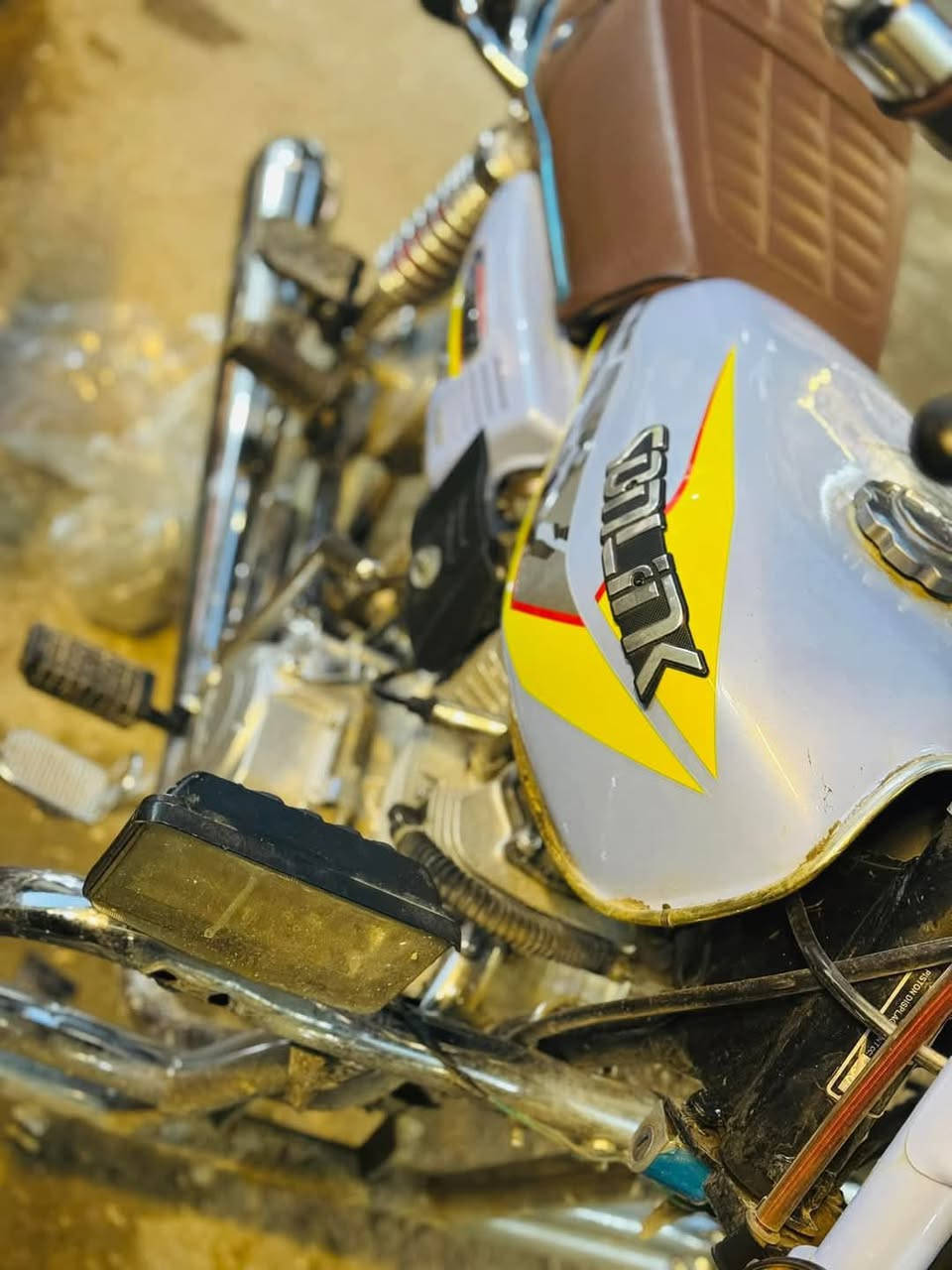 سلام عليكم ماطور 24 محرك 200 للبيع بي ركله بل تاير خلفي اثر طسه وصل 600 عندك زود خابرني لاستفسار 
عل رقم   (***********)
