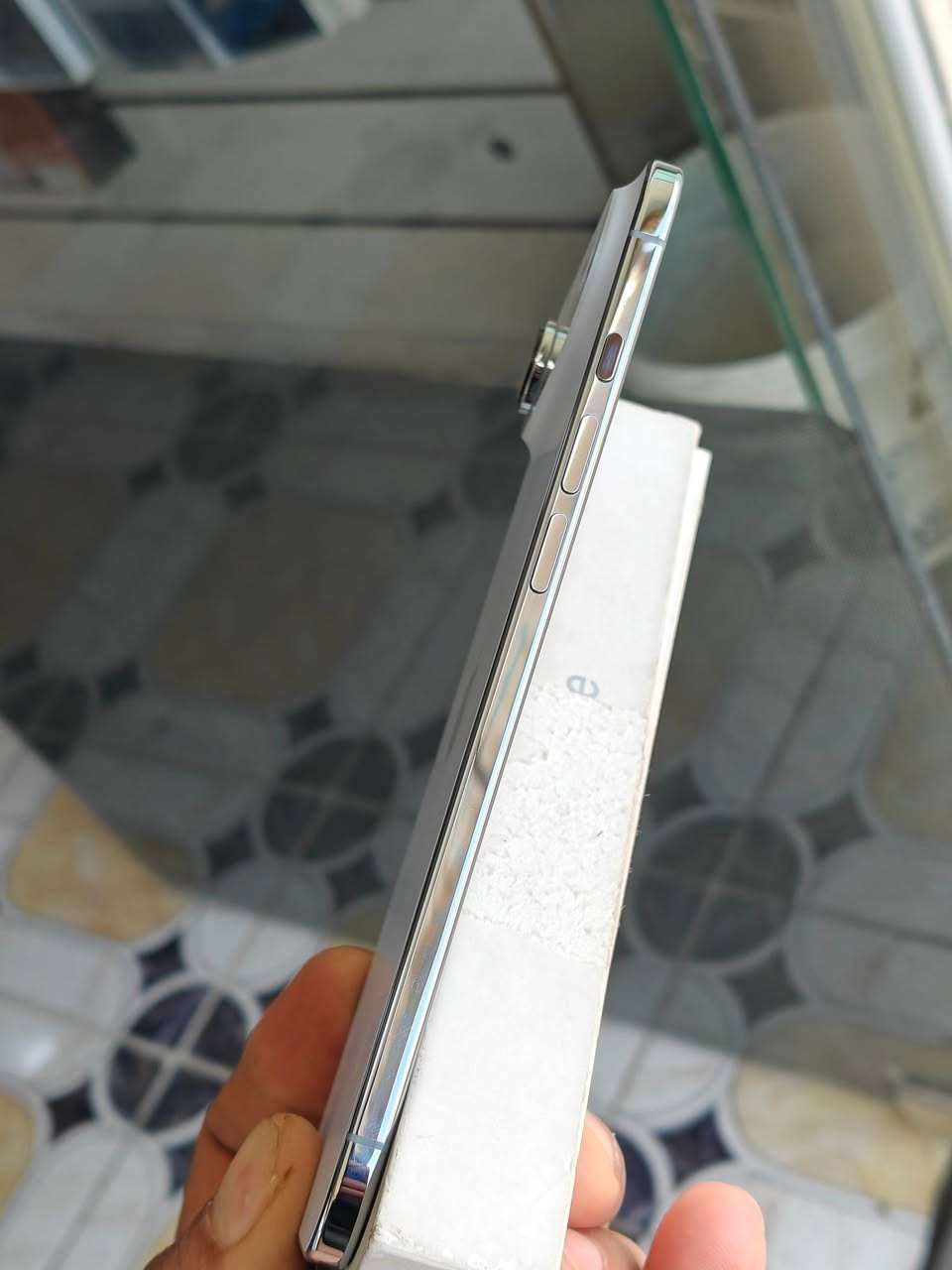 السلام عليكم 
ايفون اير 17
 ذاكرة الجهاز 256 نسخة Esim
الجهاز فقط معرب بطاريه 💯 مشحون صفر مره يعني عدد الشحنات 0 يعني نفس الجديد ماكو فرق عن الجديد فقط  مايحتاج بعد نشرح شرط الفحص والظمان الجهاز السعر 1265 مع التوصيل يوجد توصيل محافظات 
مكان المكتب بابل


**إذا كنت صاحب هذا الإعلان وتريد حذفه لأي سبب، رجاءا أرسل رسالة إلى الدعم الفني**