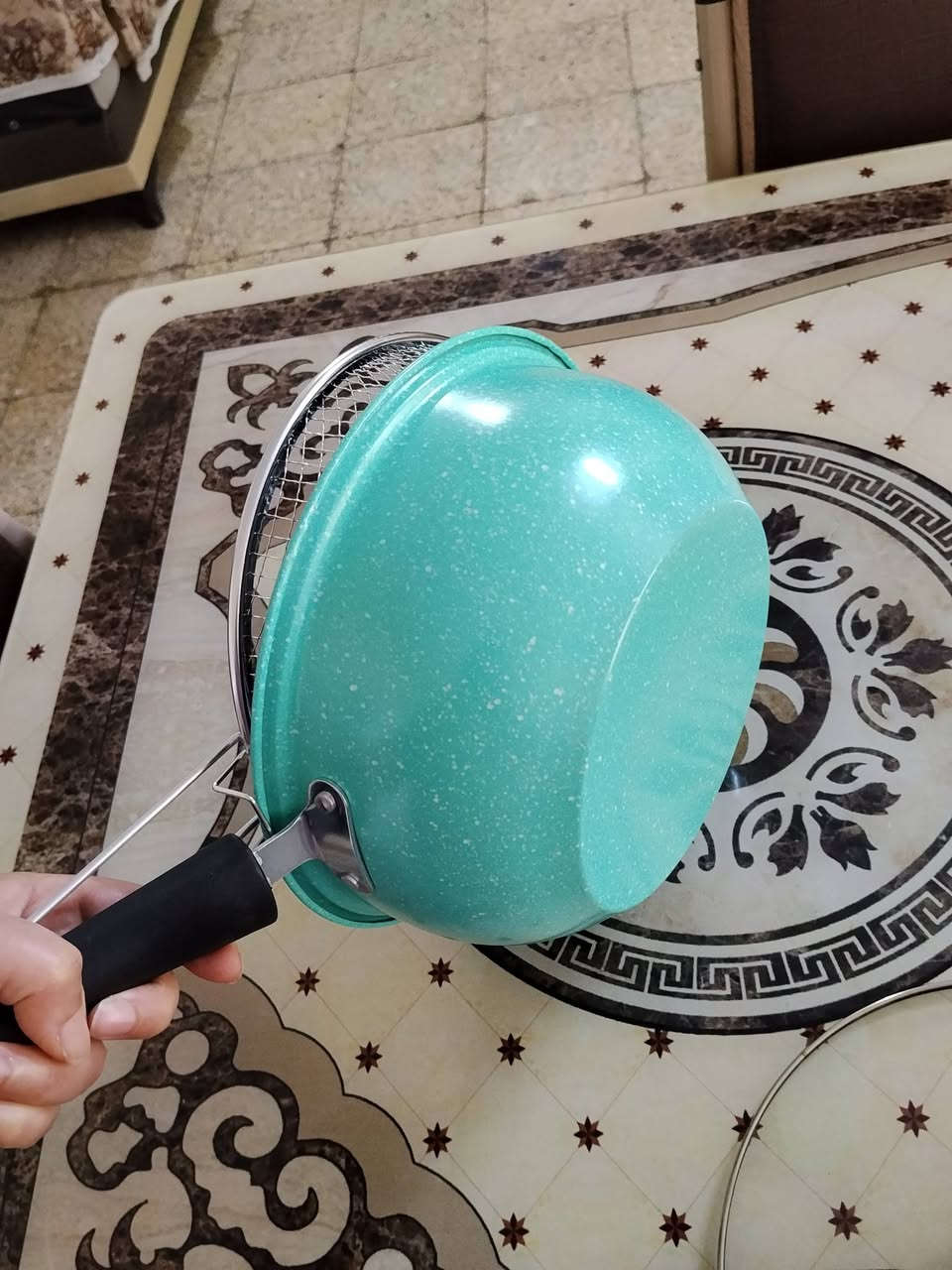ادوات منزل غير مستخدمة بعدهن بالكارتونات مالتهن للبيع نفس المكان


**إذا كنت صاحب هذا الإعلان وتريد حذفه لأي سبب، رجاءا أرسل رسالة إلى الدعم الفني**