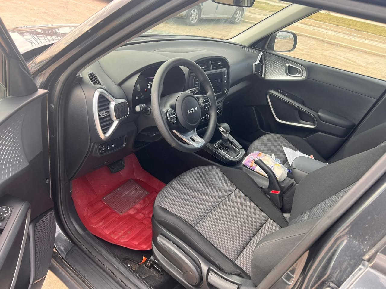 كيا صول 2025 LX  بدون رقم
محرك 2000 دوش
ماشيه 15000 ميل بدون ايرباك
المواصفات
تحديد مسار...سياقه ذاتيه  ... مانع انزلاق...
اطفاء ذاتي اثناء القياده...توقف ذاتي ....مود درايف نورمل وسبورت...
الحادث فقط شباك الدعاميه موضح بلصوره بس والسياره كلين ولاقطرة صبغ صور الحادث بلمنشور
مكان السياره حله لاستفسار 

***********
