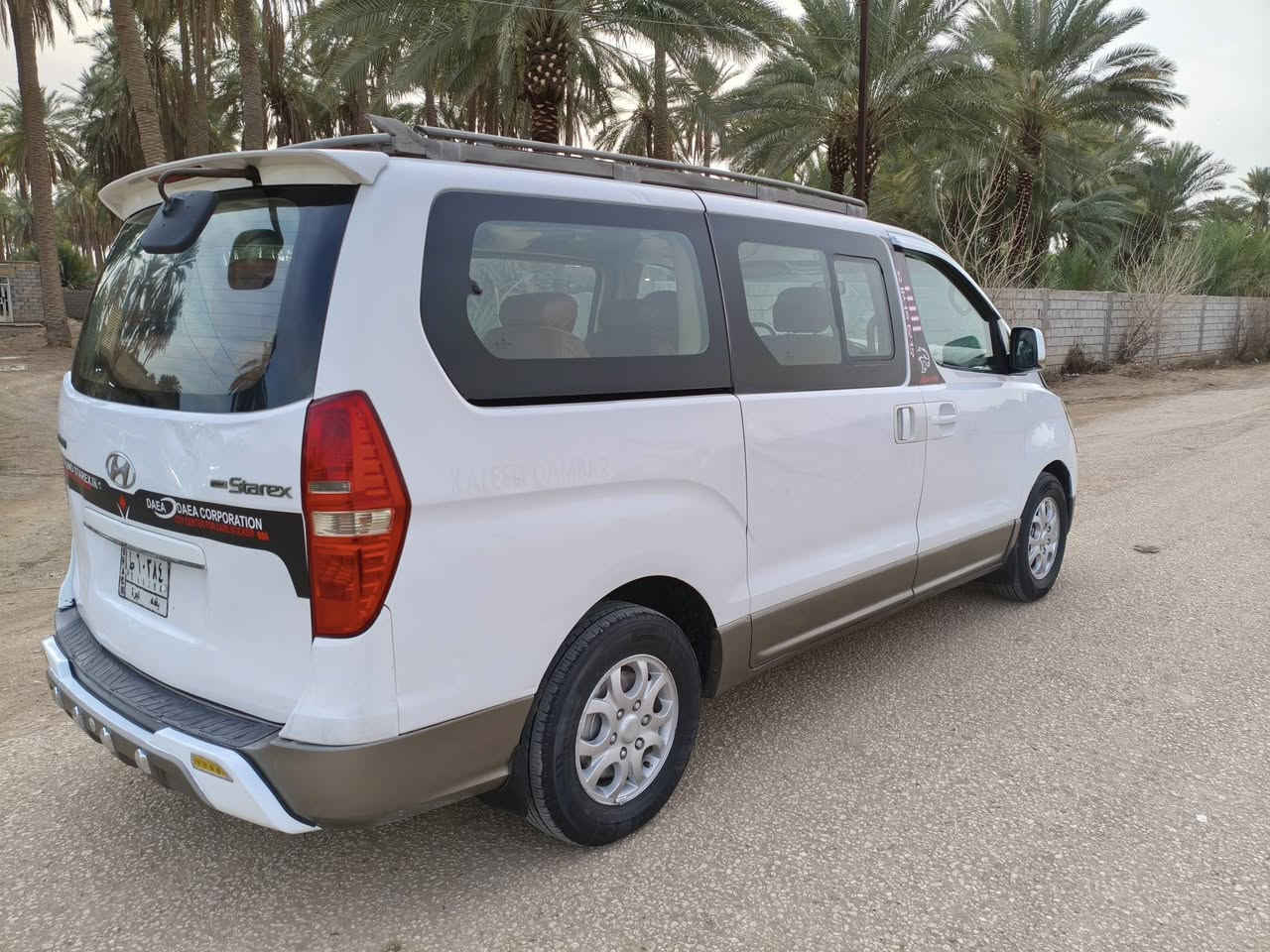 السلام عليكم تتوفر استاركسات 2009 مفتوح عدد3 سيارات جاهزات من كلشي وخير من الله مال جناي واسعار مناسبه  للأستفسار الاتصال على رقم ***********
