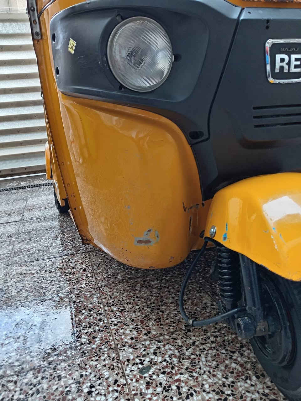 تكتك للبيع نهايه ٢٠١٩ محرك مكفول أوراق كامله هزه وصولات كامله مال مرور باقي بس تسليم المعامله تخم تاير جديد مكاني بغداد للبيع سعر خمسه ملاين ***********
