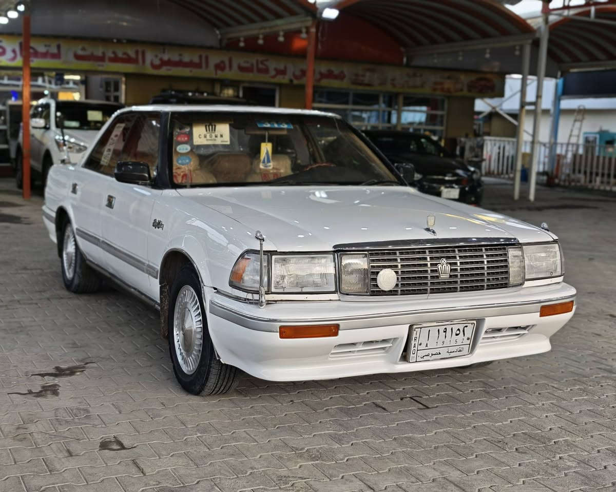 سلام عليكم
كراون سوبر هارتوب 1990
فول فتحة 
لون ابيض كفاله عامه 
بيها مكانات تصليح خياس فقط مكفوله من الصبغ العام والكص والضربه والعيب الشرعي 
مكينة 2500 كير ومكينة جاهزات
تخم تاير جديد حدادية زينه
رقم قادسيه تحويل مضمون

السعر 55 وبيها مجال بسيط 
مكاني نجف ***********
