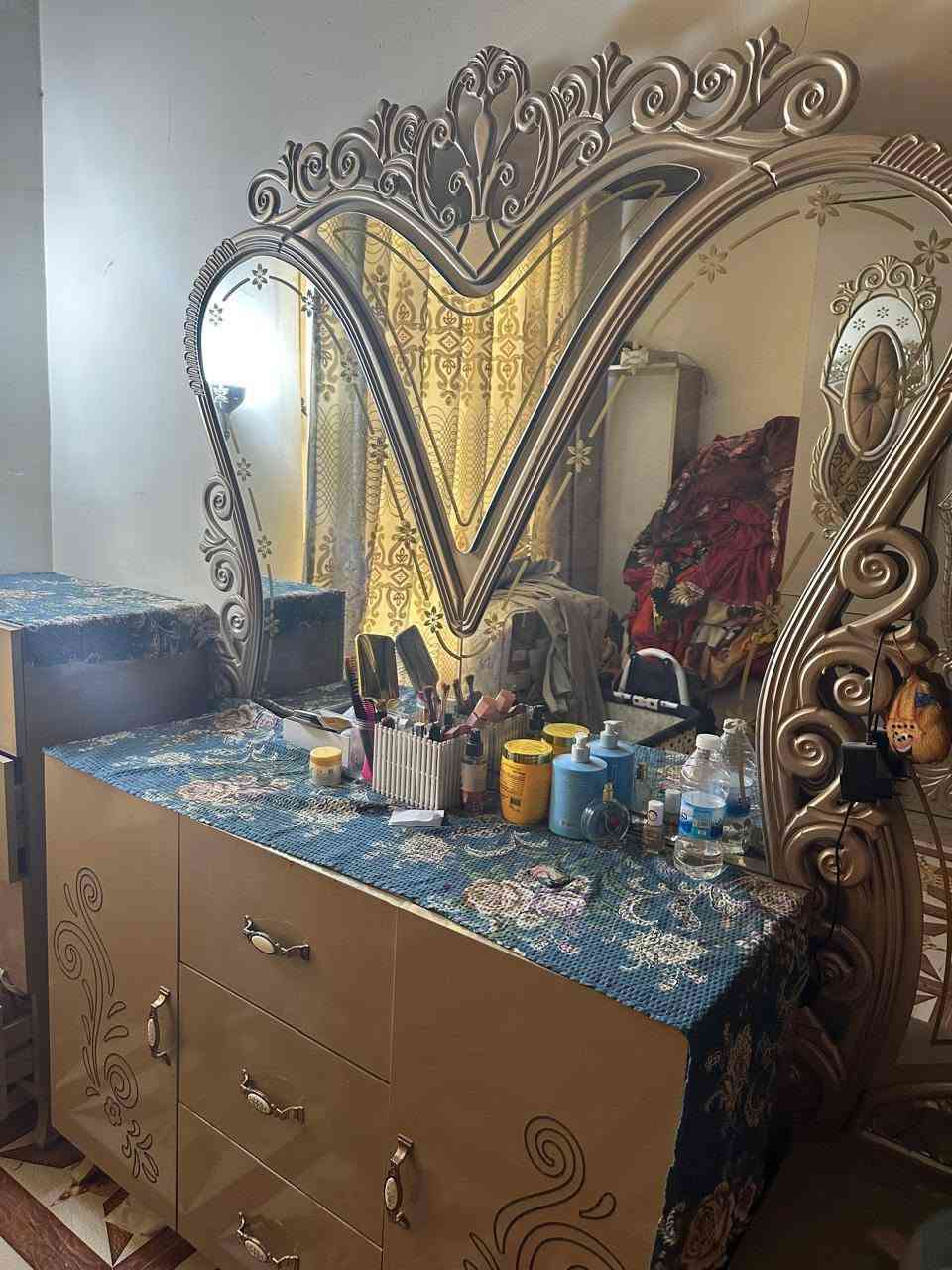 غرفه نوم تركي للبيع مستعمله عنواني كربلاء السعر ٦٥٠ الف 
للاستفسار الاتصال على الرقم *********** /***********
