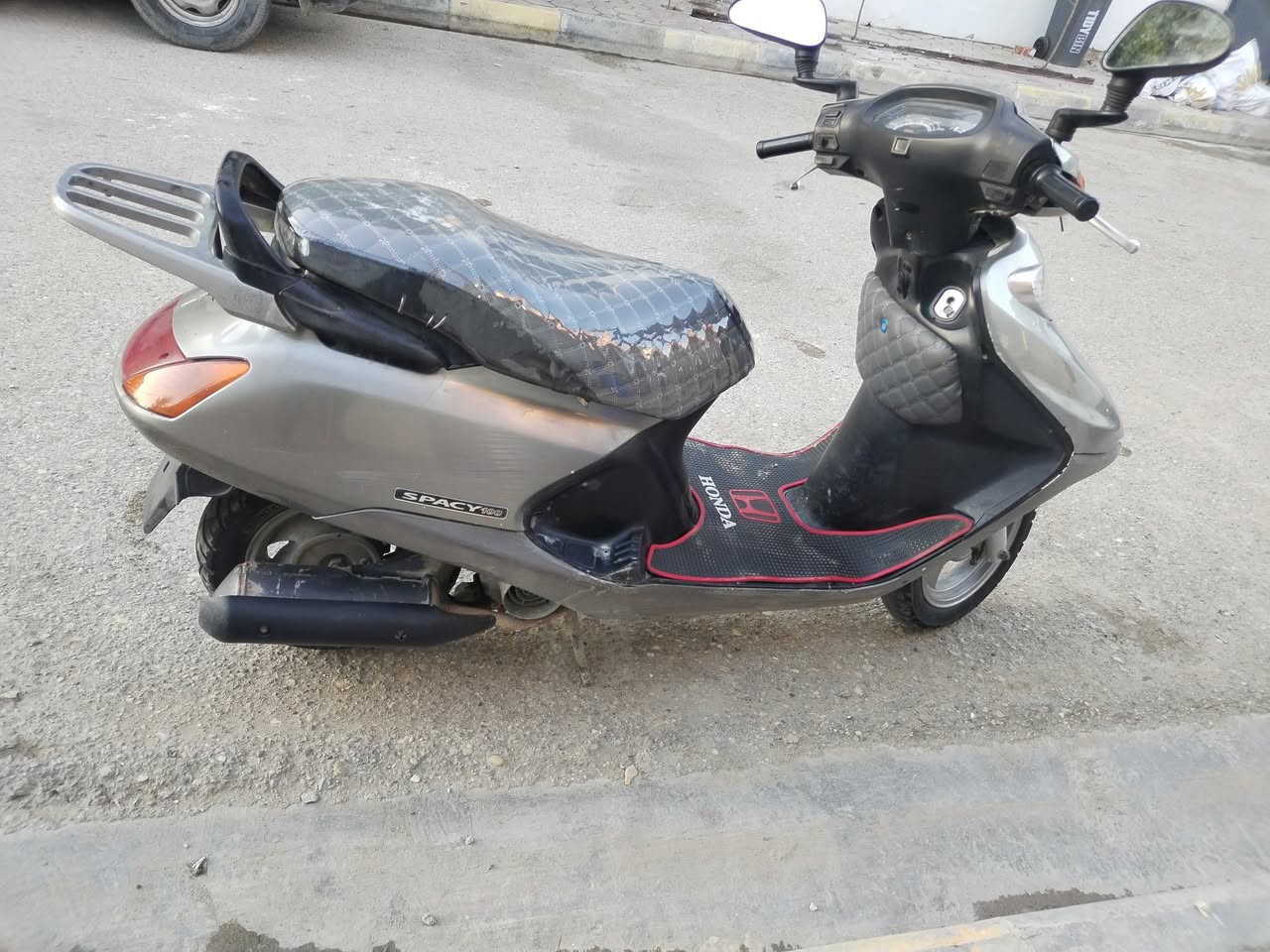 سبيسي ياباني مكفوله فقط مبدل زنجيل 

***********
