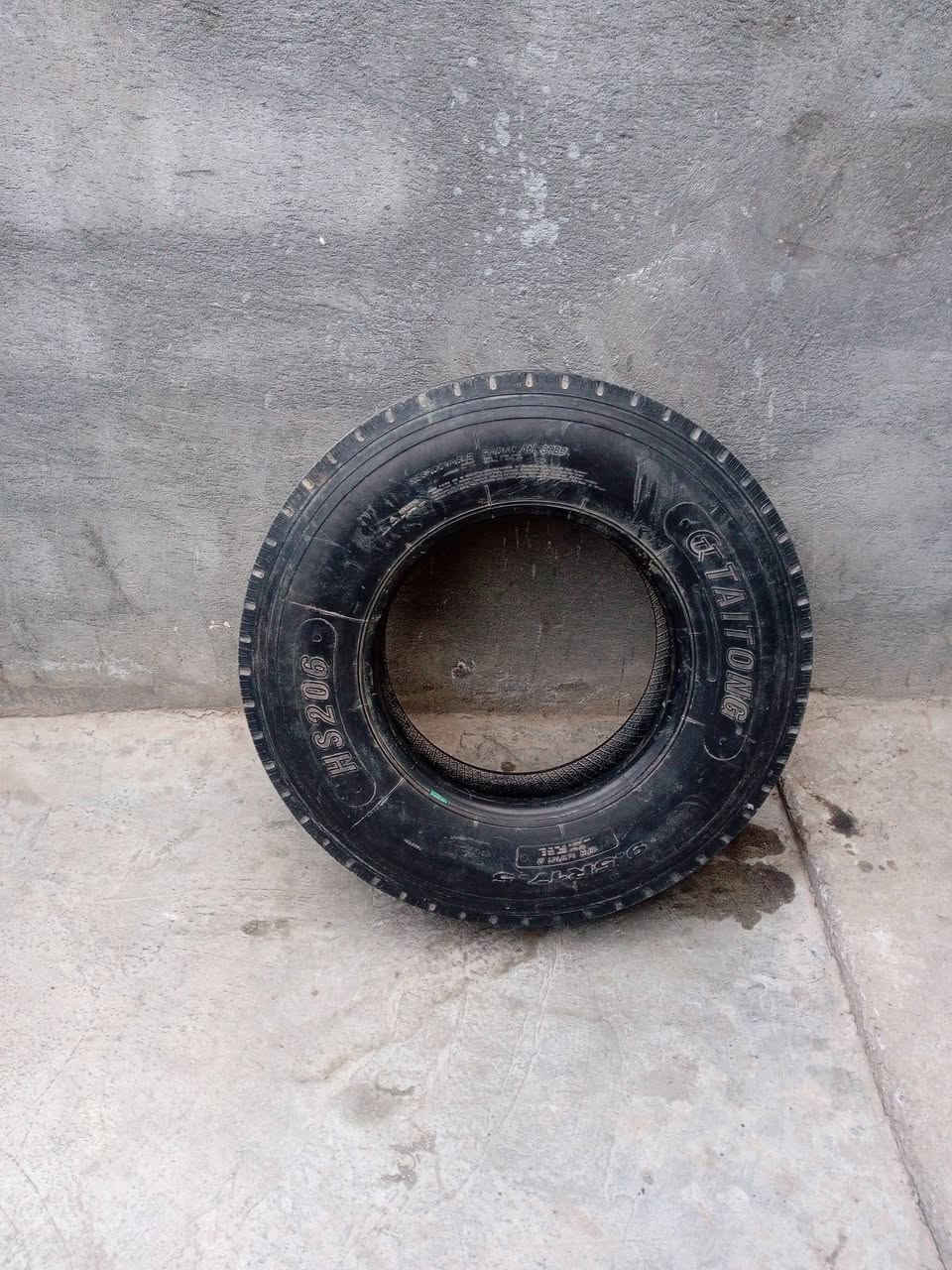 تاير هينو لبيع اخوالجديدللبيع السعر 50وبي مجال ***********
