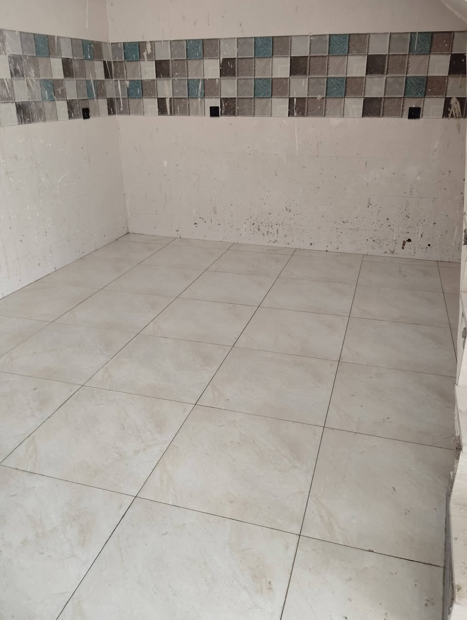 ابرهيم المصري خلفة سرميك مصري درجه اولى مرمر كاشي بورسلين الواح جدران وأرضية وجهات  شغل بليزر درجه اولى التزام بلعمل واسعار مناسبه ***********
