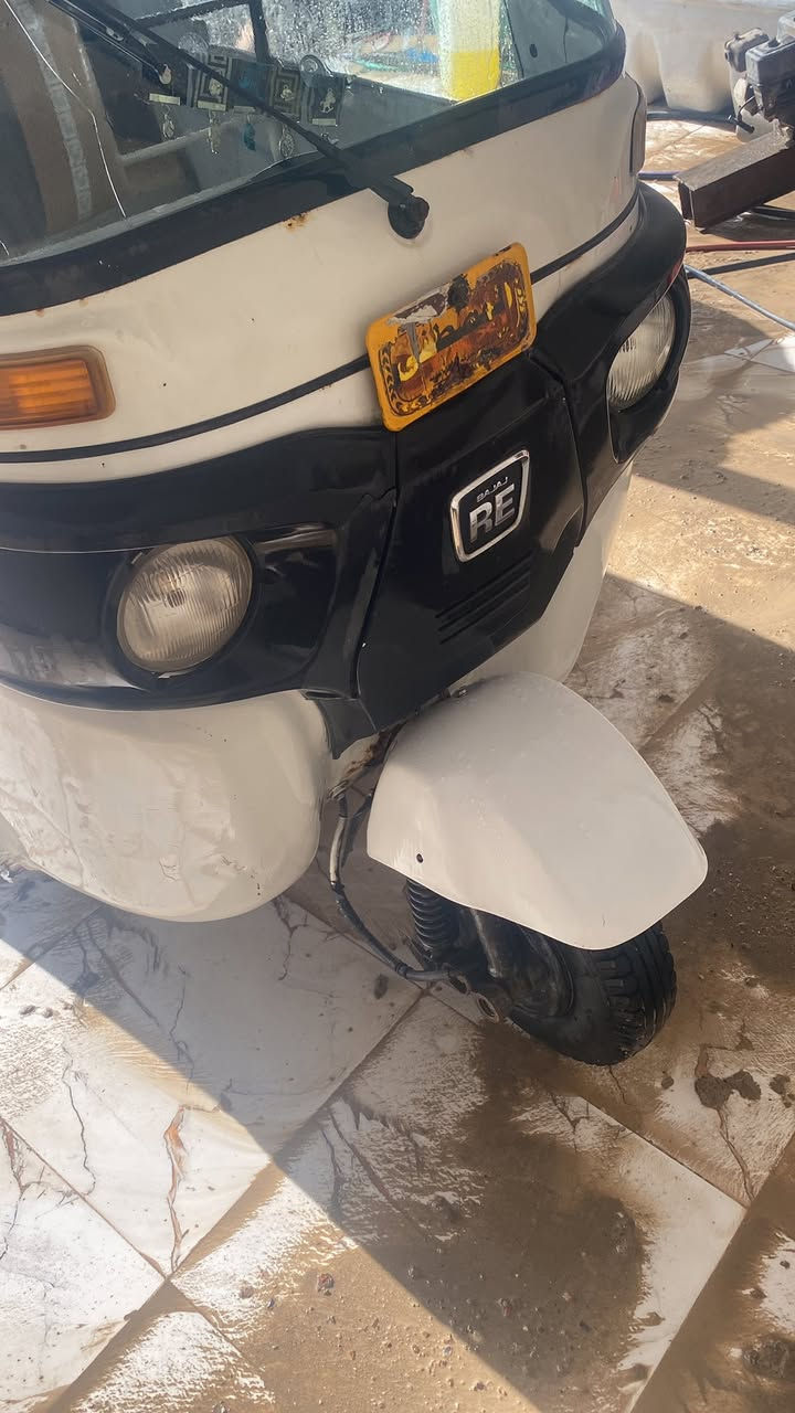 تكتك موديل 2017 بيضه اوراق كامله بوصل مكينه جاهزه مابيها نقص برغي واحد رايدها 3600 وسهله ان شاء الله رقم واتساب ***********
