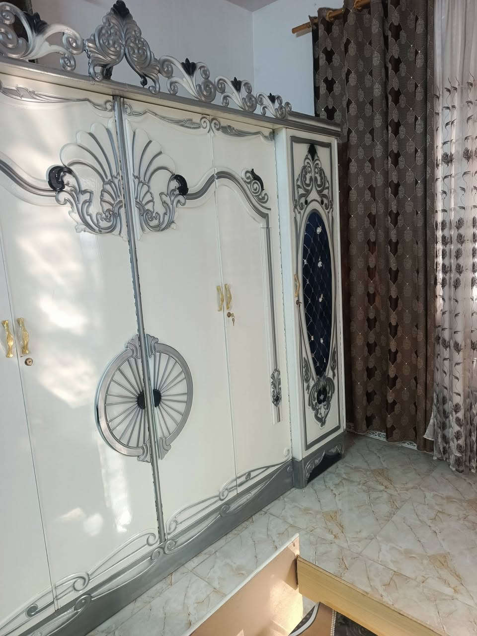 السلام عليكم غرفة نوم للبيع لاستفسار
‏‪***********‬‏
