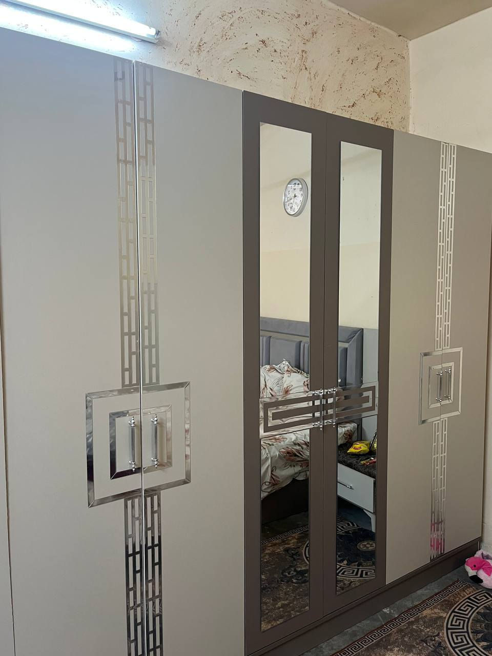 سلام عليكم غرفه نوم للبيع جديده بعدها 
ب 800وبيها مجال الشراي يتصل 
‏‪0789 087 7548‬‏
