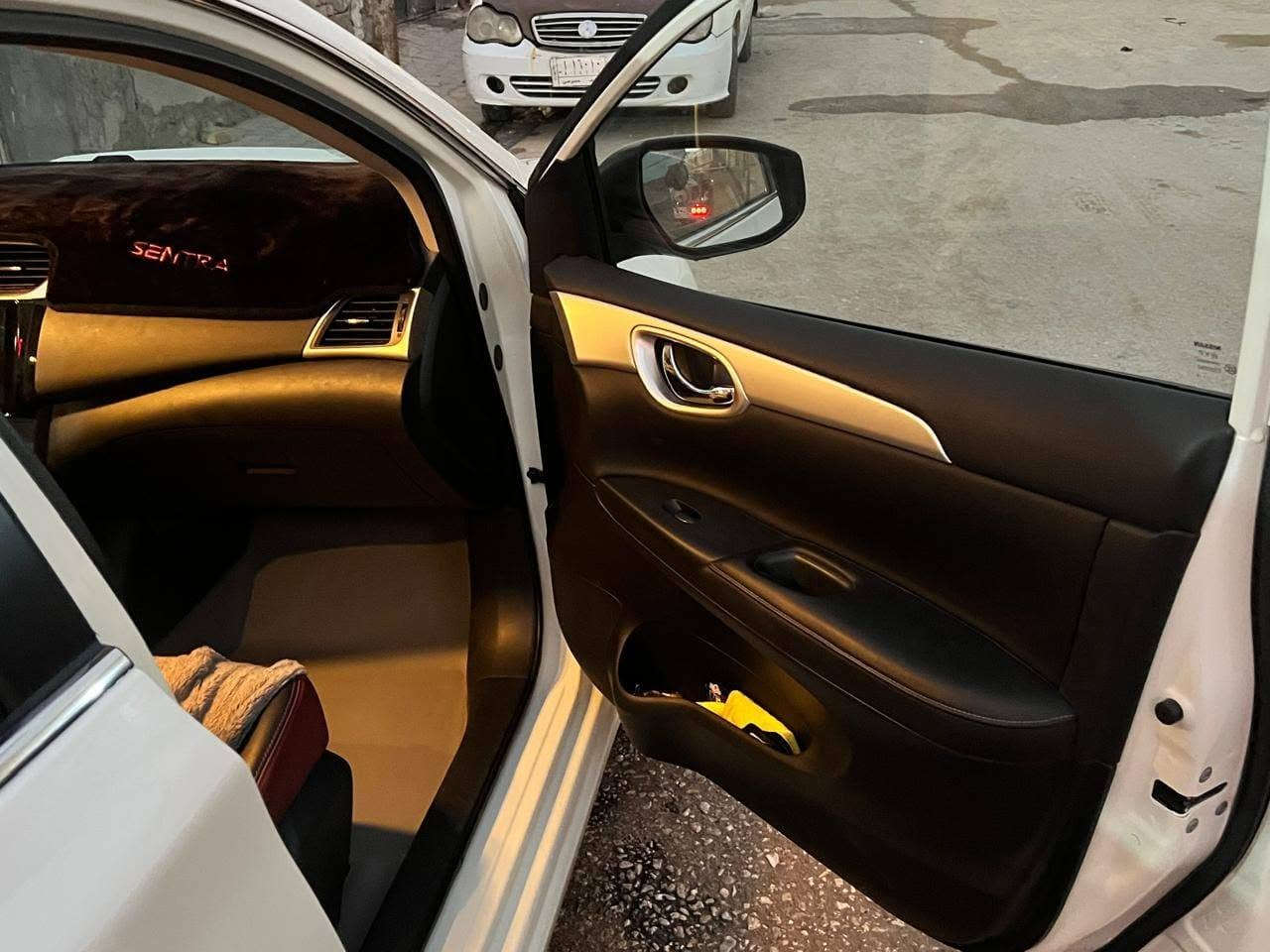 السلام عليكم.... سنترا للبيع
موديل ٢٠٢٥
ماشية ٨،٥٠٠
رقم أربيل
مكاني نجف
بيه ضرر قليل موضح بالصورة
19,500,000  وبيه مجال
***********
