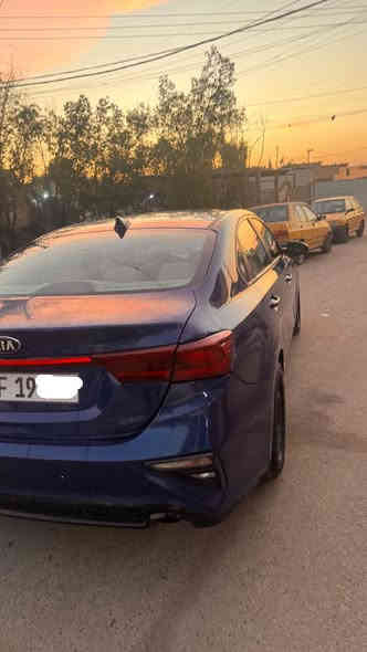 السلام عليكم 
جمعة مباركة على الجميع 
كيا فورتي 2019 ازرق 
محرك 2000
ماشية 80 الف ميل 
كير AT
حادث الجنطة الخلفية بدون ايرباك 
صور الحادث مرفقة بل منشور
تخم تاير جديد 
السيارة عوزها بس تنضيف مجموعة البانزين
وبولش
سعر 127 وبيهه مجال للناس الطيبة 
مكاني بغداد المشتل اي استفستار هذا رقمي 
***********
