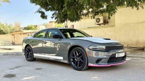 جارجر جي تي 2023 اخر اصدار ( خـليـجـي )
الضمان : 3 سنوات او 60 الف كيلو متر . 
المحرك : V6.  3.6L .
ماشي 30 الف كيلو
السيارة مكفولة
المواصفات :
* جناح خلفي اسود. 
* ويل قياس 20 انچ اسود . 
* مقود القيادة رياضي . 
* مقاعد رياضية من الشاموا الأسود.
* نقطة عمياء . 
* مصابيح أمامية زنون . 
* كشافات الضباب زنون . 
* المصابيح الأمامية مع LED . 
* حساسات خلفية. 
* شاشه كبيرة مع نظام ملاحة نفكيشن GPS . 
* سستم صوت الپاين .
* فتحة سقف (سلايد) . 
* المقاعد الأمامية كهربائية . 
* ذاكرة لحفظ وضعيات الجلوس (ميموري) . 
* مقاعد أمامية تبريد وتدفئة  . 
* تشغيل عن بعد . 
* المقود كهربائي . 
* تدفئة مقود القيادة . 
* محدد سرعة . 
* تلفون بلوتوث . 
* كاميرا خلفية .
* مرايا متحسسة للاضاءة العالية .
* كير شفتر بالستيرن . 
* رادار جانبي في المرآة. 
* دخول ذكي (بصمة) .
* ⁠داخلية السيارة كربون فايبر بلادي

مكاني بغداد - زيونة 
***********
