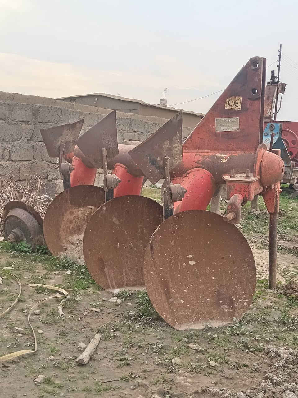 السلام عليكم دسك للبيع نضيف خالص مخمور *********** ***********
