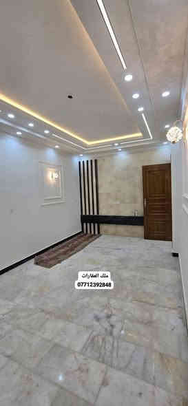 بيت للبيع في البنوك المدراء المساحة ١٥٠ متر الواجهة ٥ والنزال ٣٠ شارع عريض ١٥ متر موقع مميز ٤ غرف نوم بي سويتات بناء فول حديث ٢٠٢٥ اضلع مستقلة كراج مدخلين للإستفسار مراجعة شركة ملك العقارات للاستثمار والتطوير العقاري في البنوك شارع الكنيسة مقابيل ماركت الروعة  ***********
