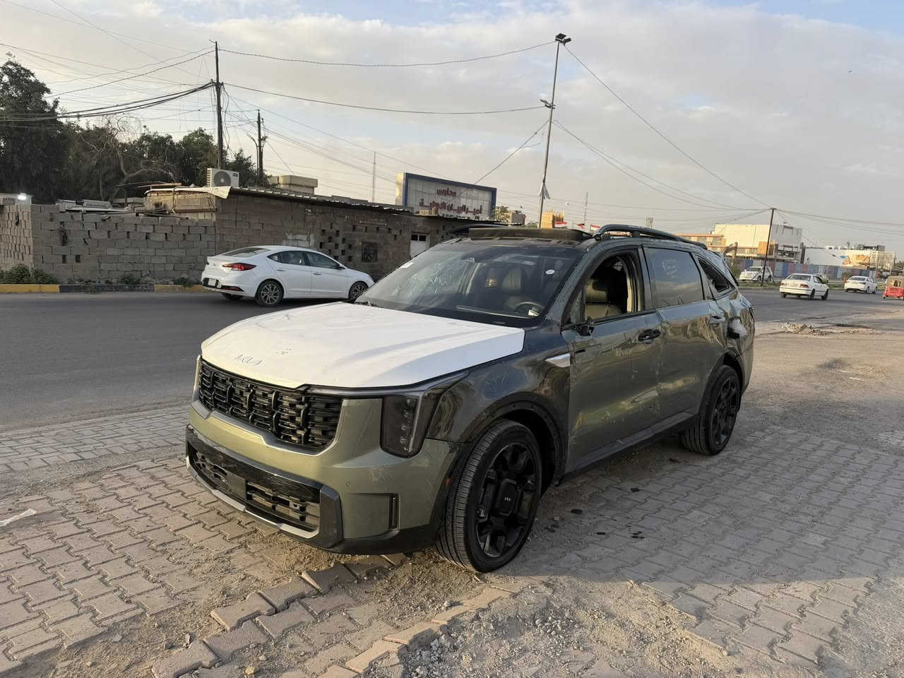 كيا سورنتو 2024 X_line فول مواصفات محرك 2500 تيربو دخول جديد منفيست بأسمي حادث موضح بالصور مواصفاتها ( بانوراما _ بصمه _ تشغيل عن بعد _ كشنات جلد + كهرباء _ كراسي خلفيه سياحيه منفصله _ جنطه كهرباء _ شاشه متصله +نظام كار بلي _ رادارات اماميه وخلفيه وجانبيه _ تدفئه بالكشنات _ اوتو هولد _ سايد بريك دگمه _ كاميرا خلفيه دواره _ وباقي المواصفات المعروفه ) 
((( للبيع فقط  على هذا الوضع بدون لوحات )))
السعر :137$ وبيها مجال 
العنوان : بغداد 
***********
