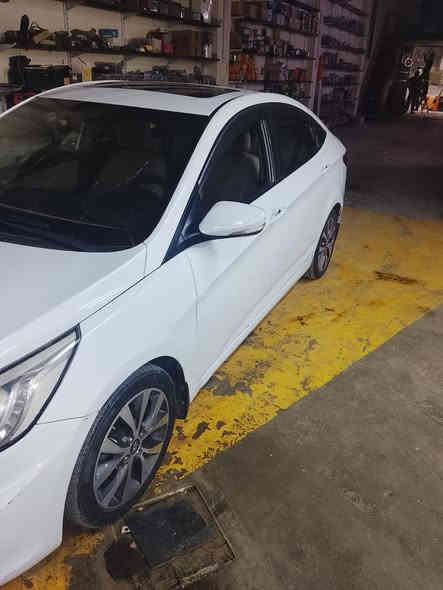 السلام عليكم اكسنت موديل 2017 خليجي ماشيه 125 الف سياره جديده بانوراما تبريد ممتاز اشاير بالمري تحكم ستيرن  وكل نقص مابيه وسونار موجود السعر 124 وبيه مجال العنوان بغداد الدوره ***********
