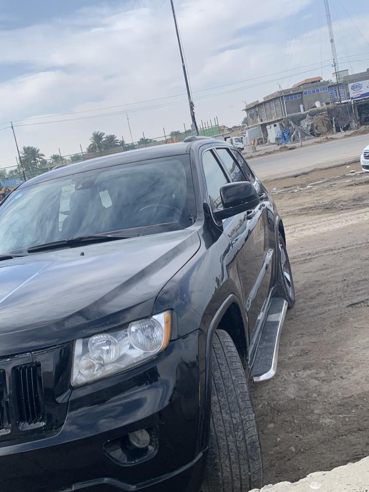 جيبً 2012مكينه v8مكينه وكير وصدر خير من الله او مراوس بجارجر من 2011الى 2014شعندك نزل مكان السياره بغداد المحموديه *********** السعر 130 وبيه مجال
