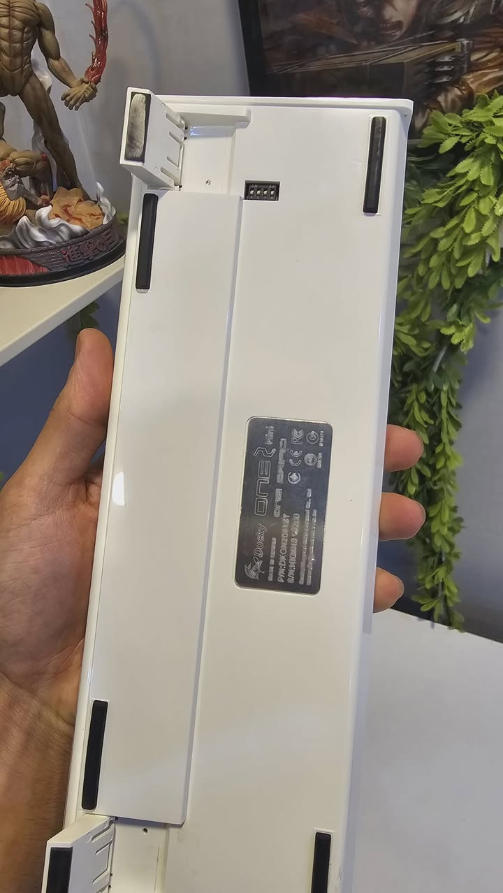 Ducky ONE 2 Mini
الغني عن تعريف
سلفر سبيد سويج 
جديد لوك
100 الف
***********
وتساب
