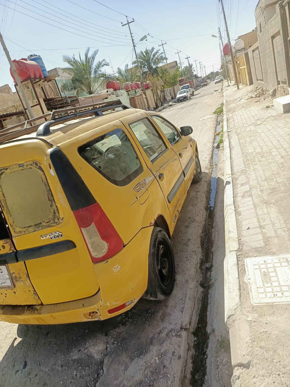 السلام عليكم رينو البيع موديل 2011
بس عوزه تلحضات  شويه السعر 26وبيه مجال  سنويه جديده مكانه السياره السماويه الخضر 
***********
محرك كير علا الشرط
