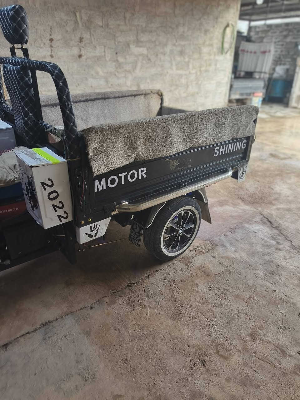 السلام عليكم ستوته للبيع موديل 2022ستوته صفر متعوب عليه حيل نضيفه شرط محرك ما مفتوح شرط ركبه شرط صبغ عقد وبليته شيخوان ثاني يوم احولك ستوته مال بيت صار شهرين نايمه بسبب الضروف لاستفسار عل رقم ***********ملاحضه»» هسه ليش ماتكبت السعر لن ناس تكسر بل مال وهيه لاتعرف وعبالهم كل ستوته مزورقه مصبوغه  هيه الجديده ولاتعلق تعليق ينزل من اخلاقك لن تعليقك يعكس تربيتك
