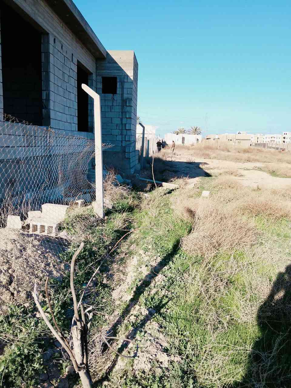 السلام عليكم دونم زراعي سند 25 تابع للماليه  للبيع  مكانه الغالبيه   مقابيل الباب الخلفي لدائره الكهرباء الجديده   التبليط بل باب يبعد عن شارع بغداد ديالى 100 متر   الأراضي الي بل قرب منه كلها  بناء الي يريده يخابرني سعره مناسب  هاذه رقمي ***********
