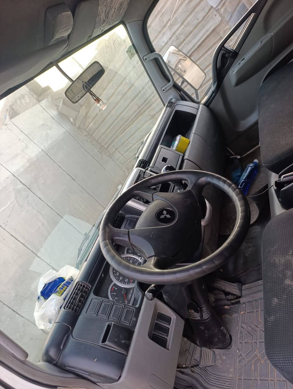 السلام علیکم
کنتر 2020 رقم السلیمانية  
تانكي 250 لتر  
السیارة بالسلیمانیة باسمي و سنویة جدید 
كفالة عامة ما عدا شویة بارد بالباب موجود بالصور 
السعر 260 و بها مجال
***********
