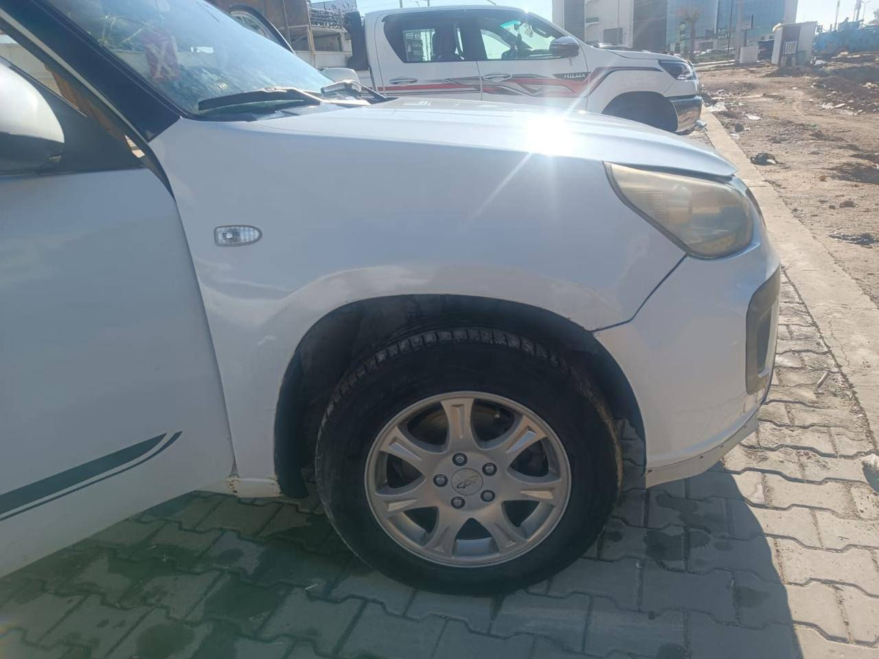 سلام عليكم سياره شيري تيكو للبيع مكينه وكيررر مكفول موديل 2013 رقمهه بصره مشروع وطني تتحول ثاني يوم السياره حلوه بيه خياسات قليله والسياره مكفوله من الضربه والصبغ تجي جيك بعينك***********
