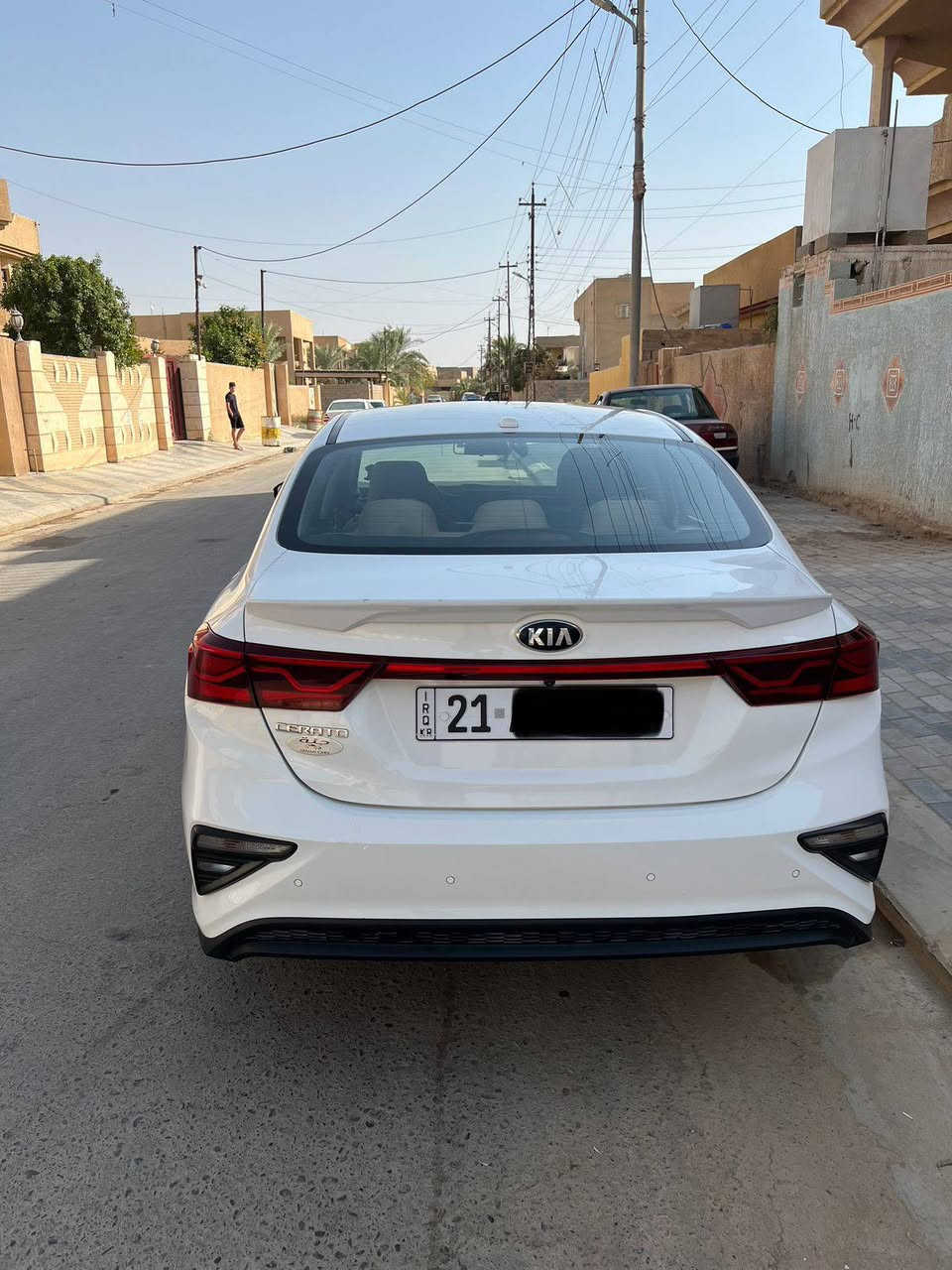 السلام عليكم كيا سيراتو للبيع 
موديل ٢٠١٩ خليجي كلين بدون اي ضرر 
محرك ١٦٠٠ دوش 
٣ انضمه قياده 
ماشيه ٩١ كيلو 
سياره جديده 
للاستفسار الاتصال ***********
