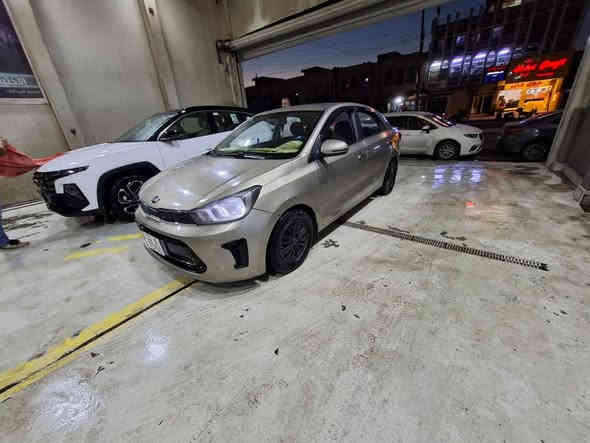 السلام عليكم للببع 
كيا بيكاس موديل 2020 خليجي مكفول 
ماشيه ٧٧ حقيقي 
فولل مواصفات  
المواصفات 
فتحة 
 داخل لونين
 كشنات لونين  
ويل كب 
كروس سرعه 
حساسات 
شاشة كار بلي كامره 
بلوجكتر 
حساس تاير 
دبل ايرباك  الصبغ موضح بل السونار مرفق 
بالخير على المشتري
السعر 92$ وبيها مجال 
مكاني بغداد الغزالبه
للاستفسار *********** بغداد
