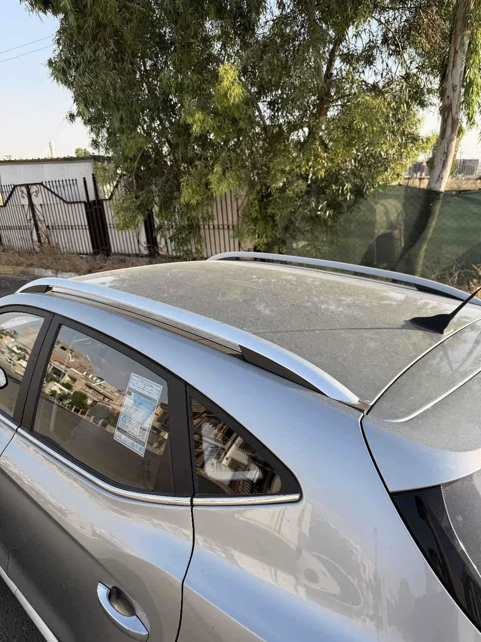 بسم الله الرحمن الرحيم
‎ للبيع MG ZS موديل 2025 

MG ZS 2025 بحالة الوكالة، سيارة تجمع بين الأناقة، الاعتمادية، والاقتصادية في استهلاك الوقود.
السيارة زيرو ماخذها و هسه ماشية (7400 Km)
مبداها دهن مرة وحدة و من الوكالة شرط

‎مواصفات السيارة:

الموديل: MG ZS 2025
 اللون: فضي
ناقل حركة: أوتوماتيك
نظام الدفع: أمامي (FWD)
 عدد المقاعد: 5 ركاب
محرك: 1.5 لتر
القوة: حوالي 118 حصان
استهلاك وقود اقتصادي ومناسب للاستخدام اليومي

‎🔹 التجهيزات والمميزات
‎شاشة لمس متعددة الوسائط
‎دعم Apple CarPlay / Android Auto (حسب الفئة)
‎كاميرا خلفية
‎حساسات خلفية
‎مثبت سرعة
‎تحكم بالمقود
‎بلوتوث و USB
‎مرايا كهربائية
‎نوافذ كهربائية
‎إضاءة LED نهارية
‎جنوط أصلية
‎نظام ABS مانع انغلاق المكابح
‎نظام الثبات الإلكتروني ESP
‎وسائد هوائية متعددة للسلامة
‎نظام مراقبة ضغط الإطارات TPMS

‎📌 حالة السيارة

استخدام نظيف جداً
خالية من المشاكل
جاهزة للاستخدام مباشرة
فحص كامل مرحب به

السعر: [135$]
📍 الموقع: الموصل
📞 للتواصل: ***********

‎سيارة عائلية عملية، مريحة، واقتصادية، مناسبة للمدينة والسفر. فرصة ممتازة لمن يبحث عن سيارة حديثة بمواصفات متكاملة.

#MG_ZS #MG #MG2025 #سيارات_الموصل #للبيع #SUV #عائلية #اقتصادية 🚘✨
