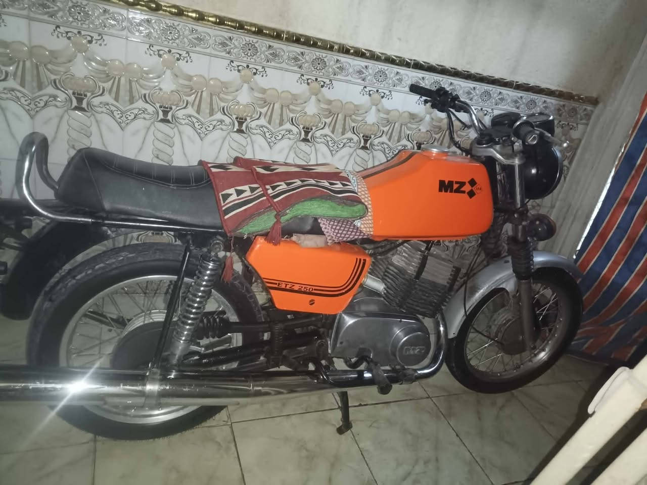 سلام عليكم شباب موطور mz 82 كهربايات كله شغاله موطور بدون بعده عله السحك كصه 6 موطور خير من الله الشراي يجي خاص وهذه رقمي ***********
