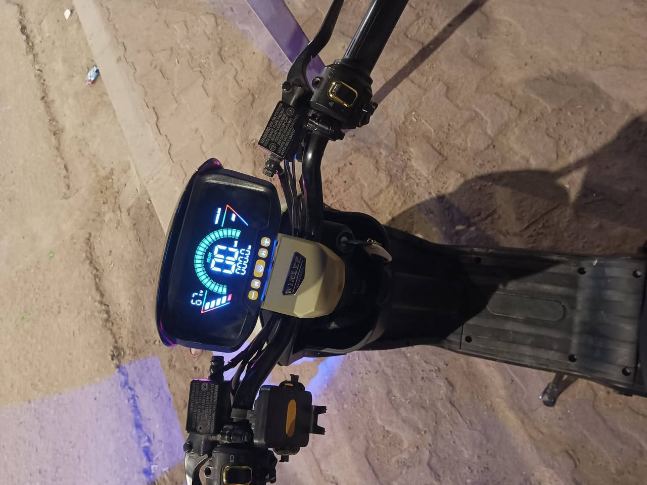 سلام عليكم
درجة لبيع 
نوع  R9
موديل 2026
مواصفات  
كارت 
بصميتن  
سويج  
سرعه 109 
بطاريات 32 امبير اكبير 
تحكم بتلوث دكم 
بل شاشه 
غراضه كامله 
مكاني بصره حي لاصدقاه 
سعر 450 وبيه مجال 
بيع مستجعل 
رقمي 
***********
