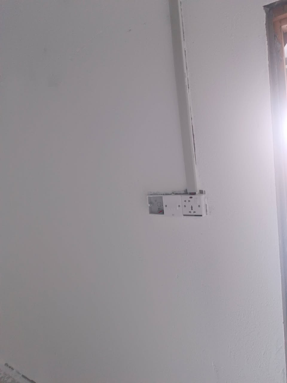 سلام عليكم الي محتاج فني كهربائي بيوت من الخارطة لتسيس الكهرباء كاملة+حماية كاثودية شركات اتصل ع الرقم***********  او مراسلة الصفحة
