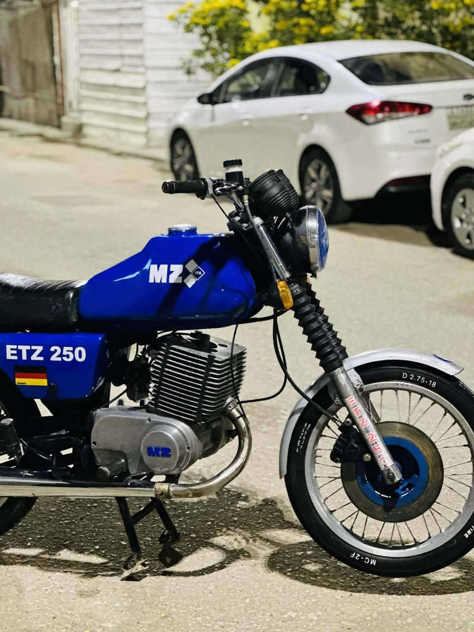 سلام عليكم مرخصت مدير لكروب
MZ  88 رقم وسنويه بدون راعي

سايس 3 ع فتح  ماطور ما ناقص شي ربع ما ذب عليي

تجي بعينك وشوف مكاني نجف حي المكرمه بي لحيم بل خشم وجوا الكشن 

***********
