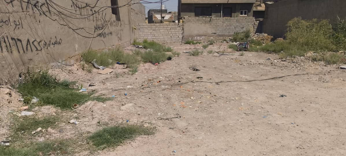الزعفرانيه حي الامانه ***********
قطعه ارض زراعيه موقعها كلش حلووو
 مساحه الارض رسمي 100الواقع حاليا 120سند 35 كافه الخدمات من غير تبليط
سعر 20 وبيها مجال
